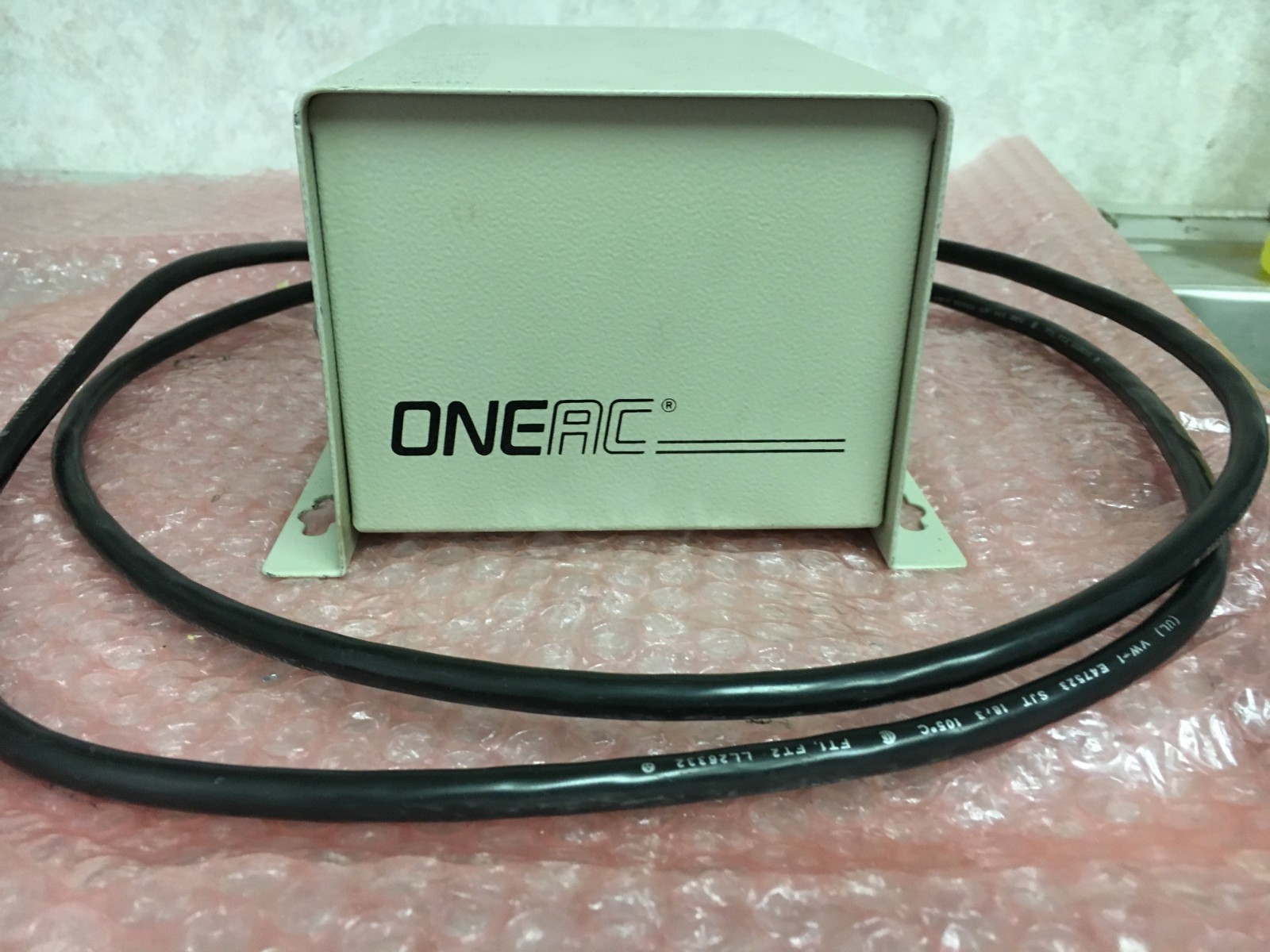 ONEAC CL-1102 POWER CONDITIONER 2.2/2AMP 120VAC