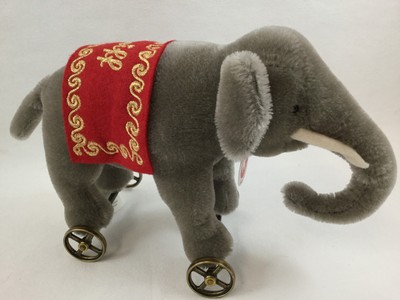 steiff elephant on wheels