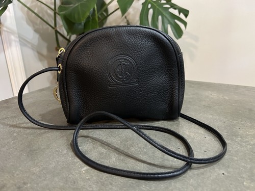 Juicy Couture Vintage Black Leather Crossbody Purse Bag Zip Juicy Couture Vintage Black Leather Crossbody Purse Bag Zip