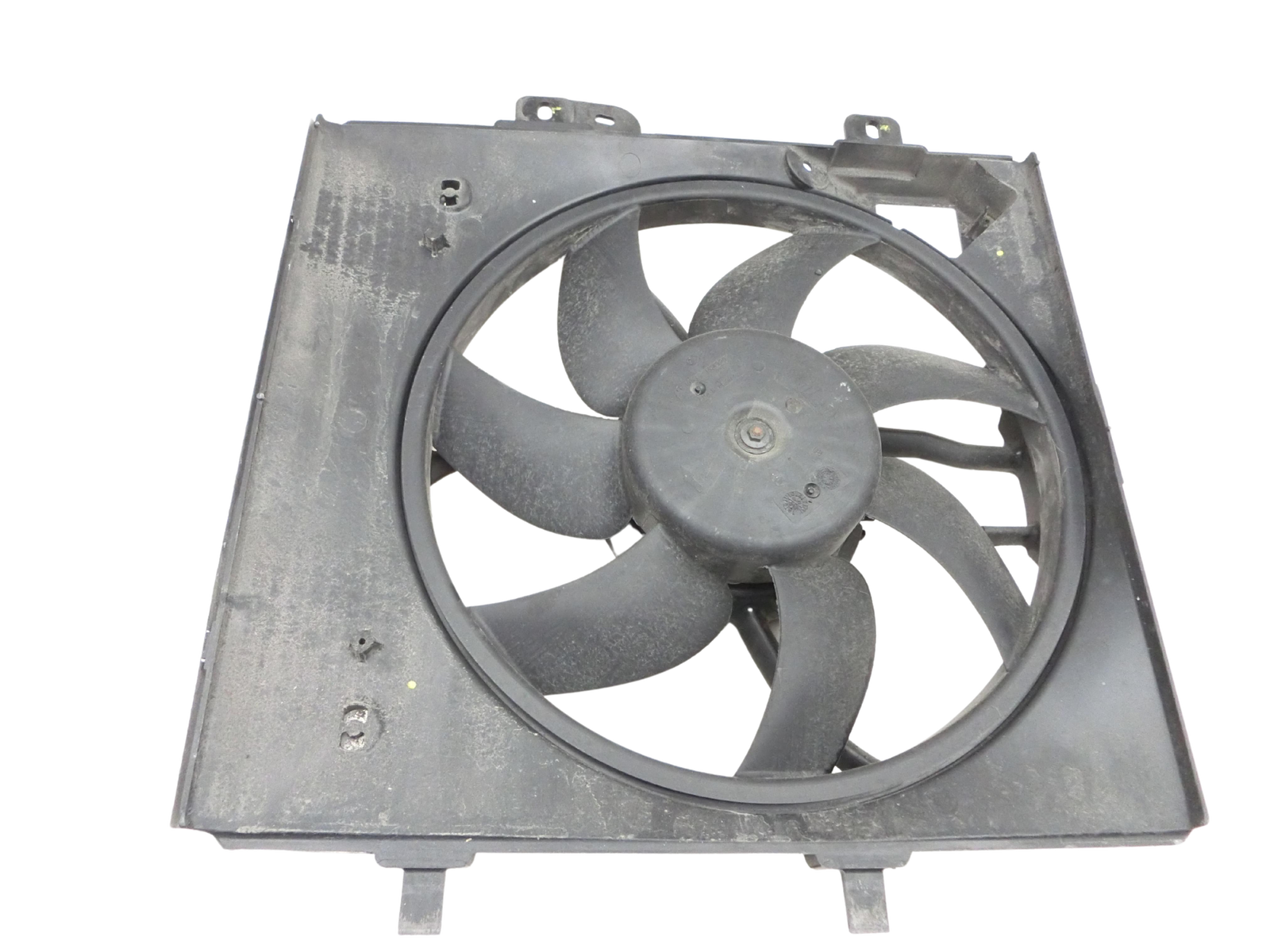 Peugeot 208 I 12-15 Binzin VTi 1,2 60KW Lüfter Ventilator f. Kühler  - Bild 1