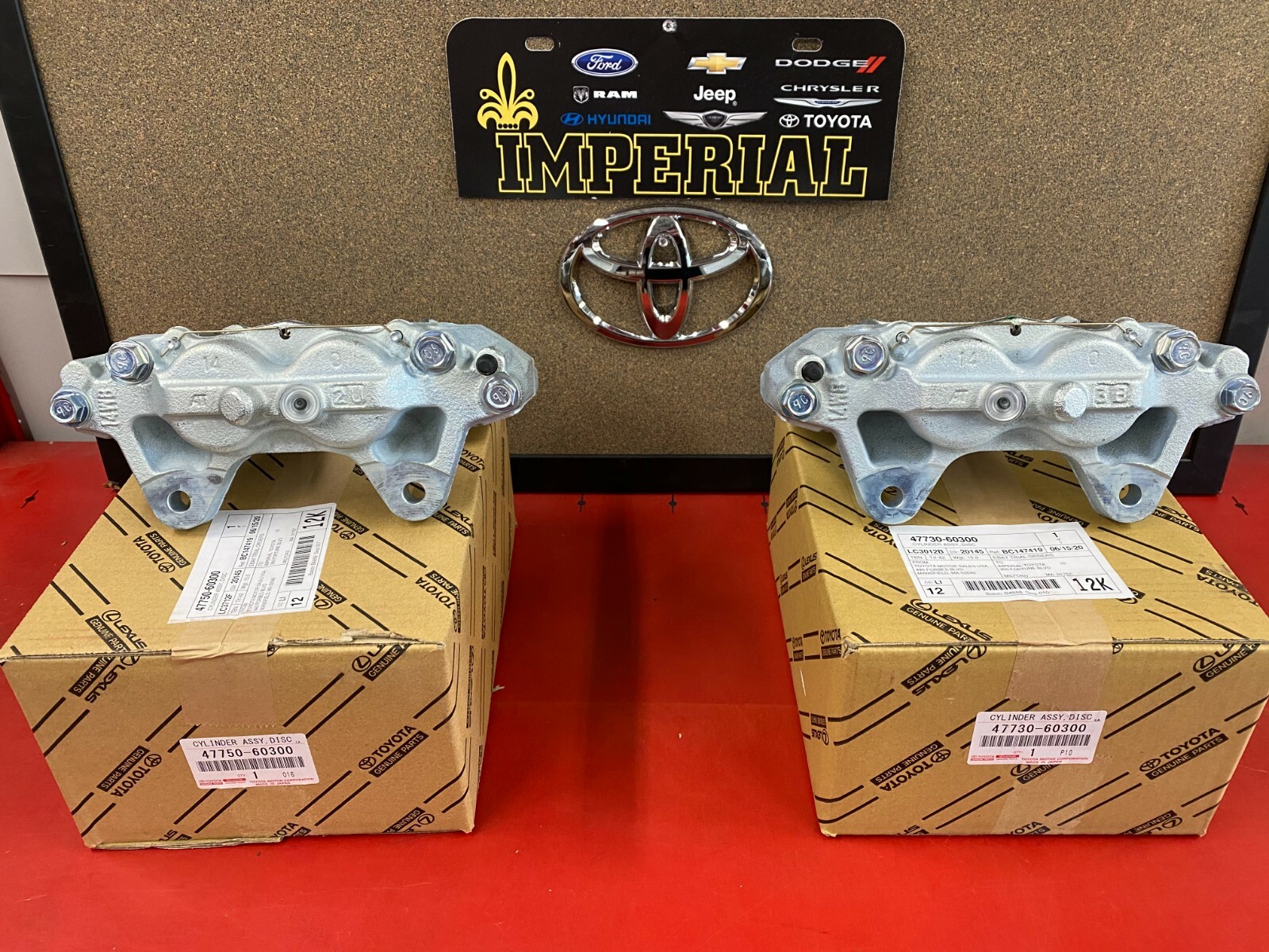 ダイスケ 2010-2014 TOYOTA 4RUNNER GENUINE OEM NEW FRONT DISC BRAKE