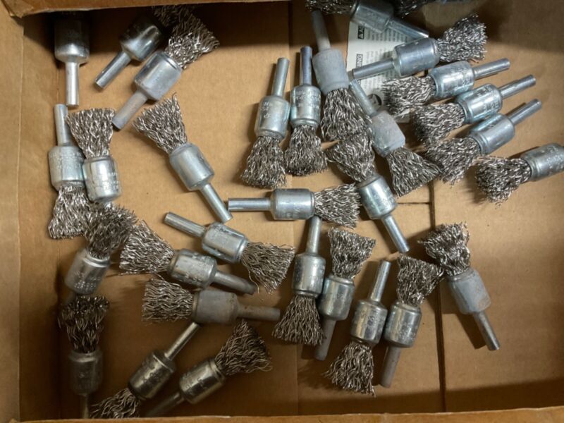 NEW WEILER 1/2" STAINLESS STEEL CRIMPED CUP WIRE END BRUSH 10016 LOT of 30