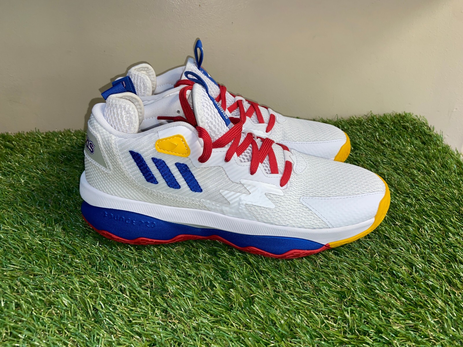 シューズ(男性用) adidas dame 8 exactply 26.5 Amazon.com | adidas Unisex Dame 8 Basketball Shoe, Signal