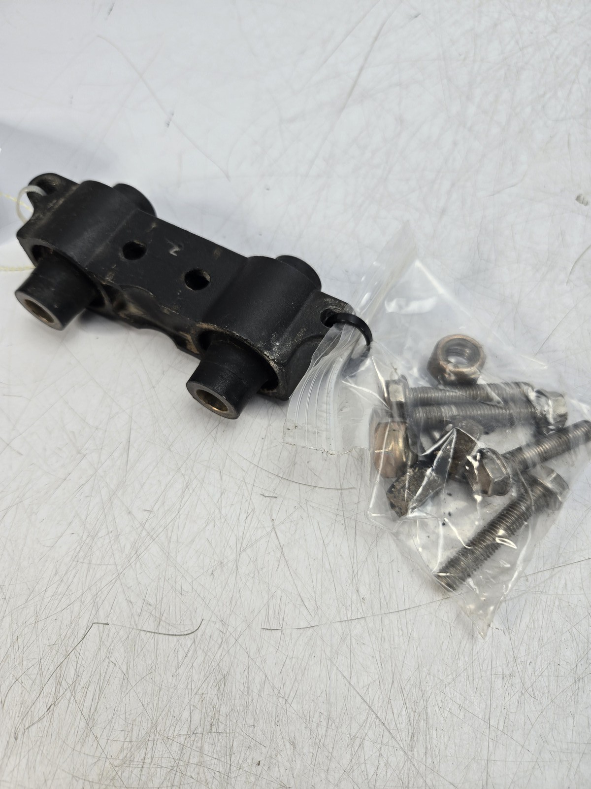 Mercury Marine Upper Mount 8M4501487 8M0021334 881898 821441