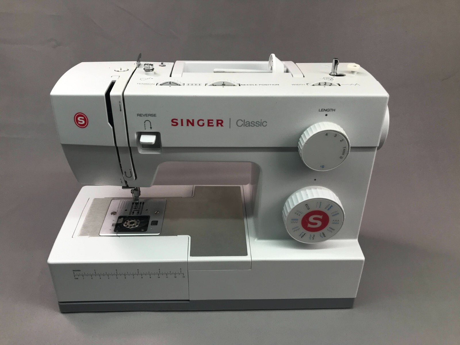 Singer 44S Heavy Duty Classic Sewing Machine, please READ FULL DESC!の