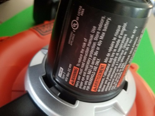 BlACK AND DECKER  LSW36 40V MAX CORDLESS BLOWER W/ BATTERY AND CHARGER