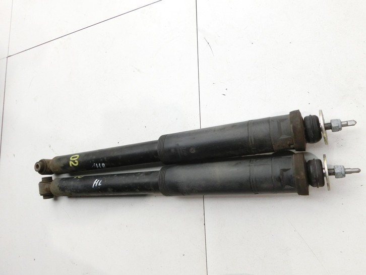 Mercedes C219 CLS 350 04-08 Coupe Stossdämpfer Hinten Beide Links und Rechts Mercedes C219 CLS 350 04-08 09.12.2005... Vorschau 3