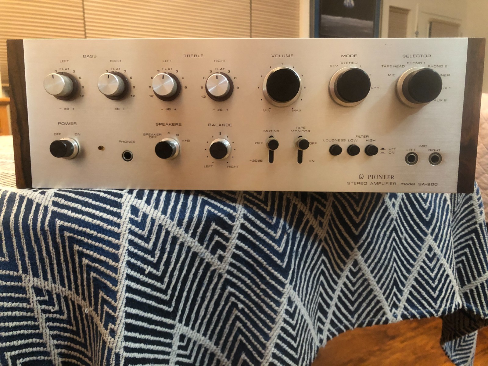 アンプ Pioneer STEREO MIXING AMPLIFIER Pioneer SA-V240 Stereo Mixing Amplifier * Powers On * See