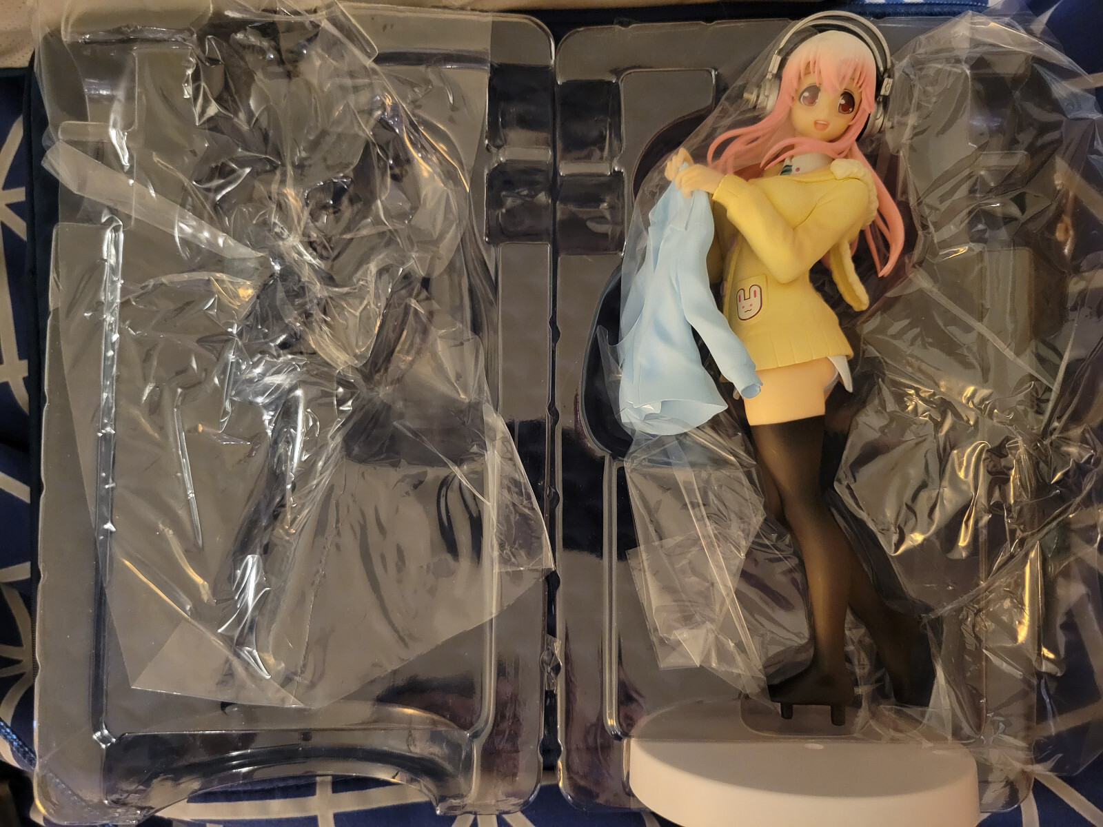Super Sonico Special Figure - Changing Clothes Time FuRyu