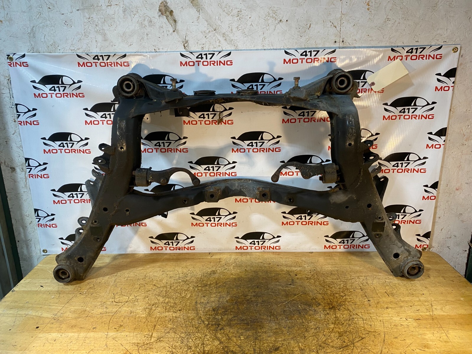 まこ80075686 90-96 Nissan 300zx Z32 Twin Turbo Rear Subframe 2+0 TT OEM
