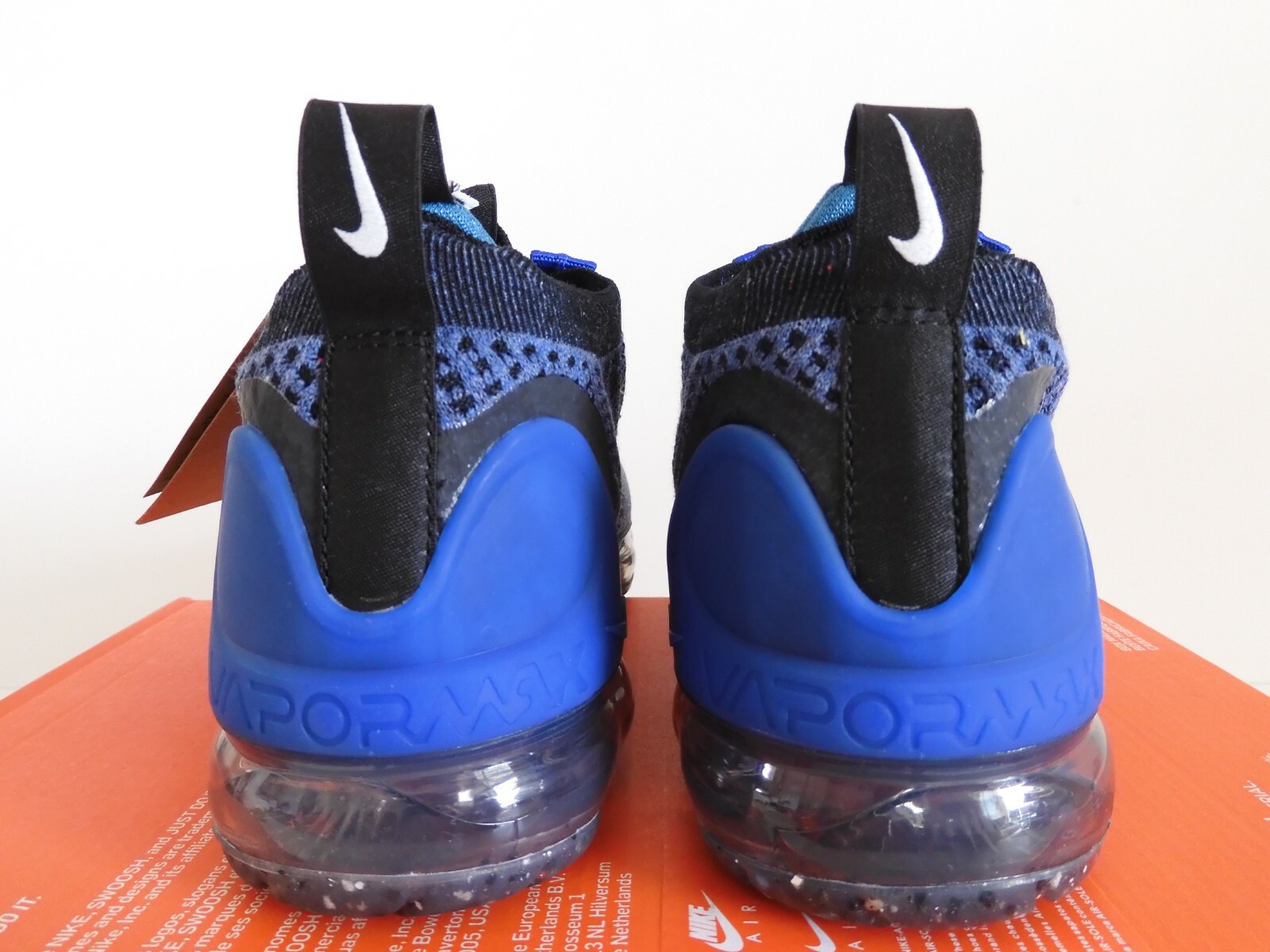 royal blue vapormax flyknit