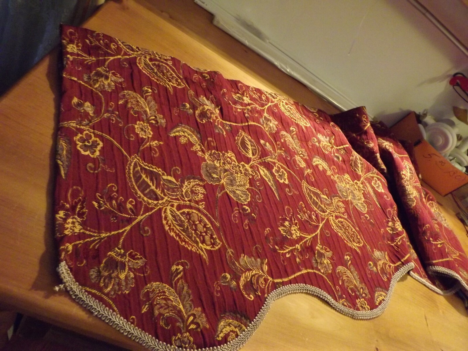 MAROON TAPESTRY VALANCE FLORAL 52Wx21