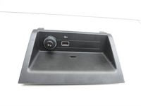 Skoda Fabia III NJ 17-21 TSI 1,0 70KW USB Buchse mit einbaurahmen Skoda Fabia III NJ 17-21 09.07.2020 5Q0035726E... Vorschau 1