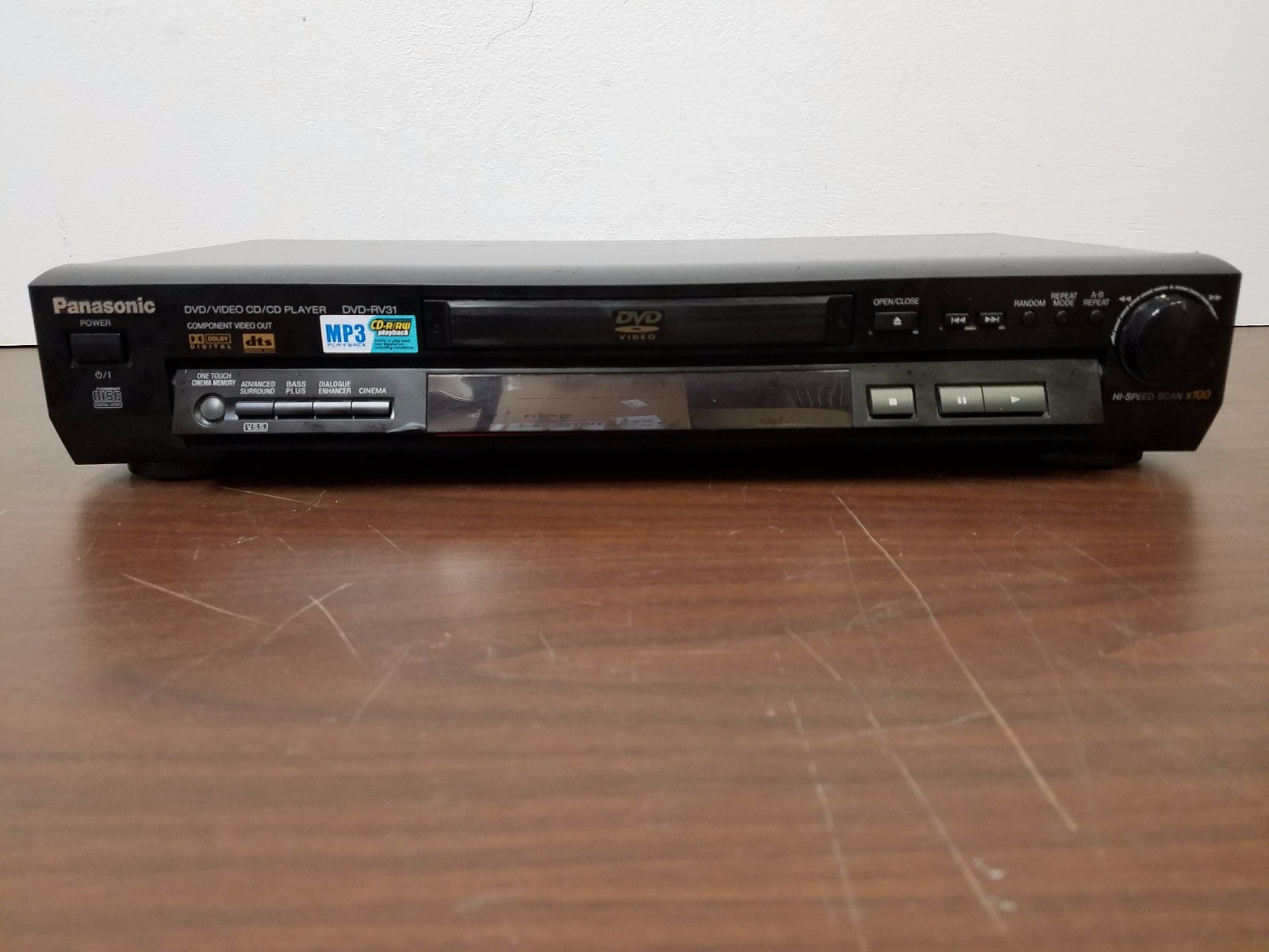 プレーヤー Panasonic DVD-RV31 Panasonic DVD-RV31 (Black) DVD/CD player at Crutchfield