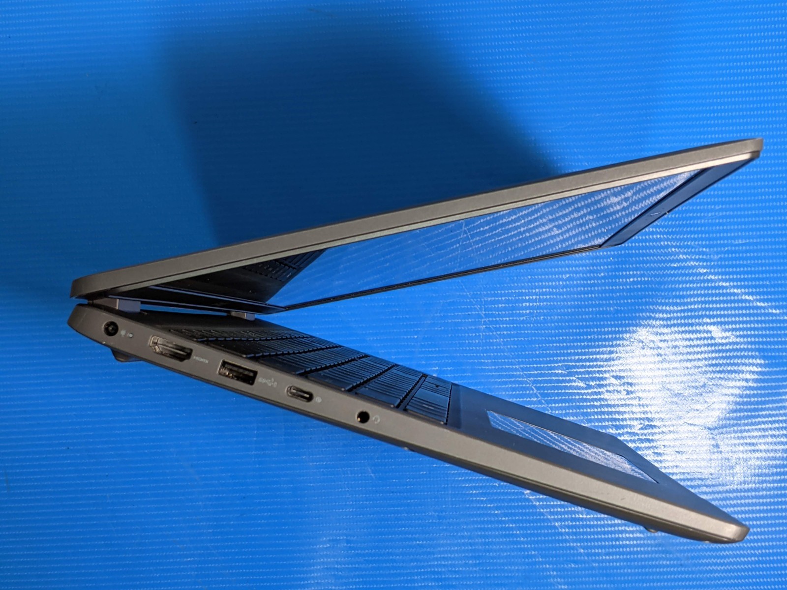 Dell Latitude 3540 15.6" FHD i7-1355U 8GB 256GB SSD Win 11 Pro - Thumbnail 10
