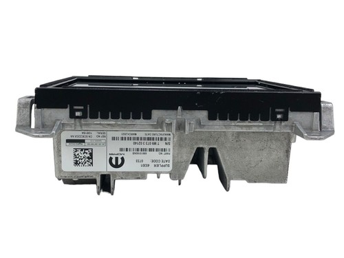 19 CHRYSLER 300 8.4" Radio Display Screen Receiver w/o GPS OEM M3C4102981 GRD B