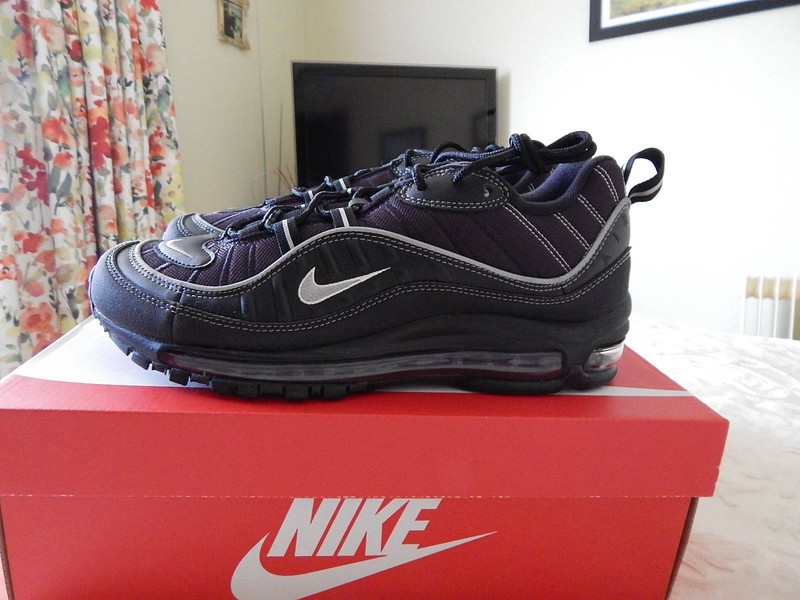 Nike Air Max 98 Mens shoes, size 10 US 