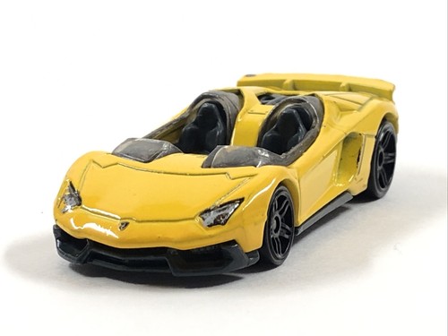 ミニカー Lamborghini 720th yellow. LEGO Racers Lamborghini Gallardo LP560-4 Set 8169 No Box or