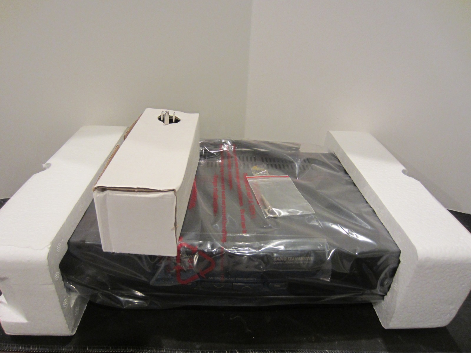 Advanced Talking House AM Radio Transmitter 5 Minute Recording New Old Stock