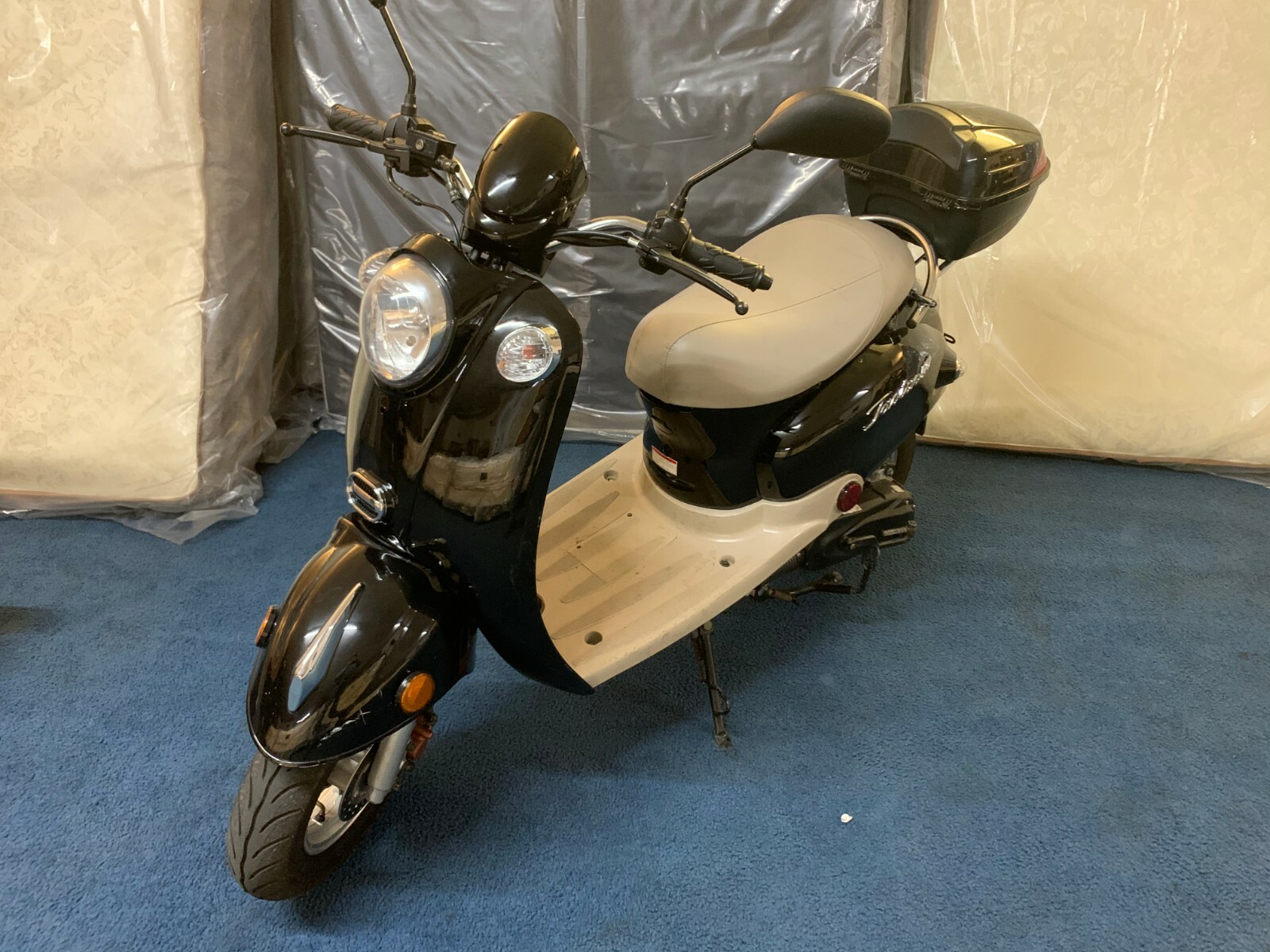 2012 TOATOA 50CC GAS POWERED MOPED SCOOTER PA TITLED AND STREET LEGAL