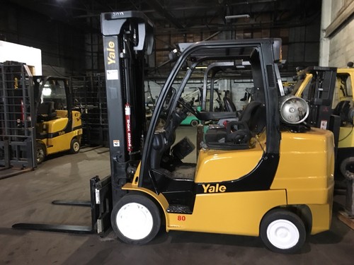 2011 Yale 8000 Lb Forklift With Side Shift and Triple Mast