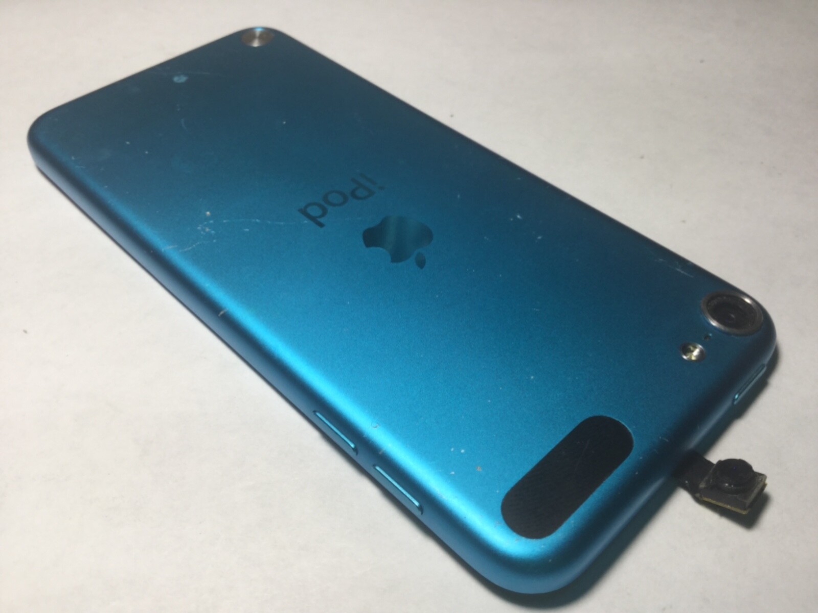 Apple iPod touch 5th Generation Blue (16 GB) *No iCloud*