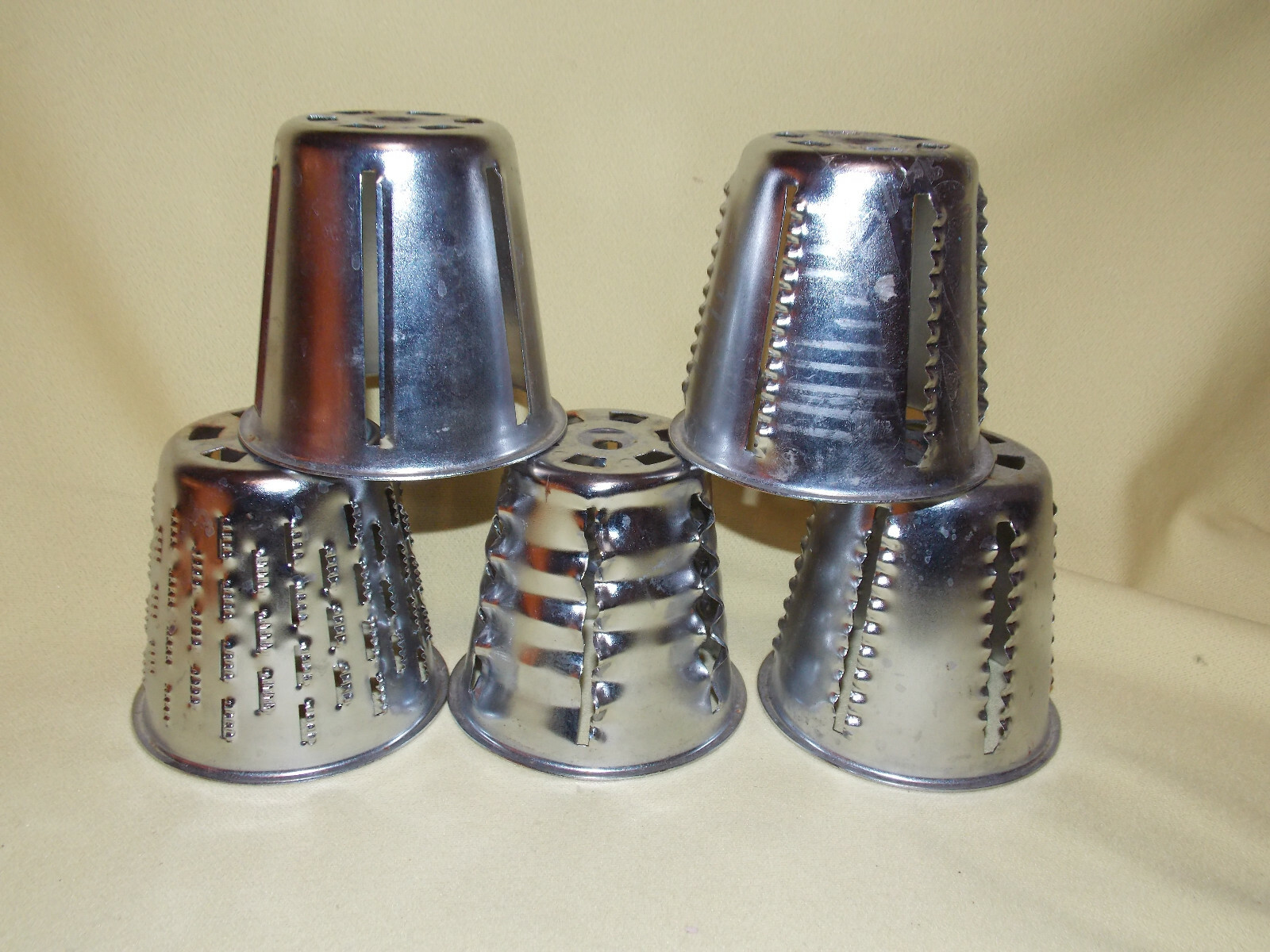 VINTAGE SALADMASTER FIVE-STAR FOOD PROCESSOR SLICER SHREDDER 5 CONE PROFESSIONAL