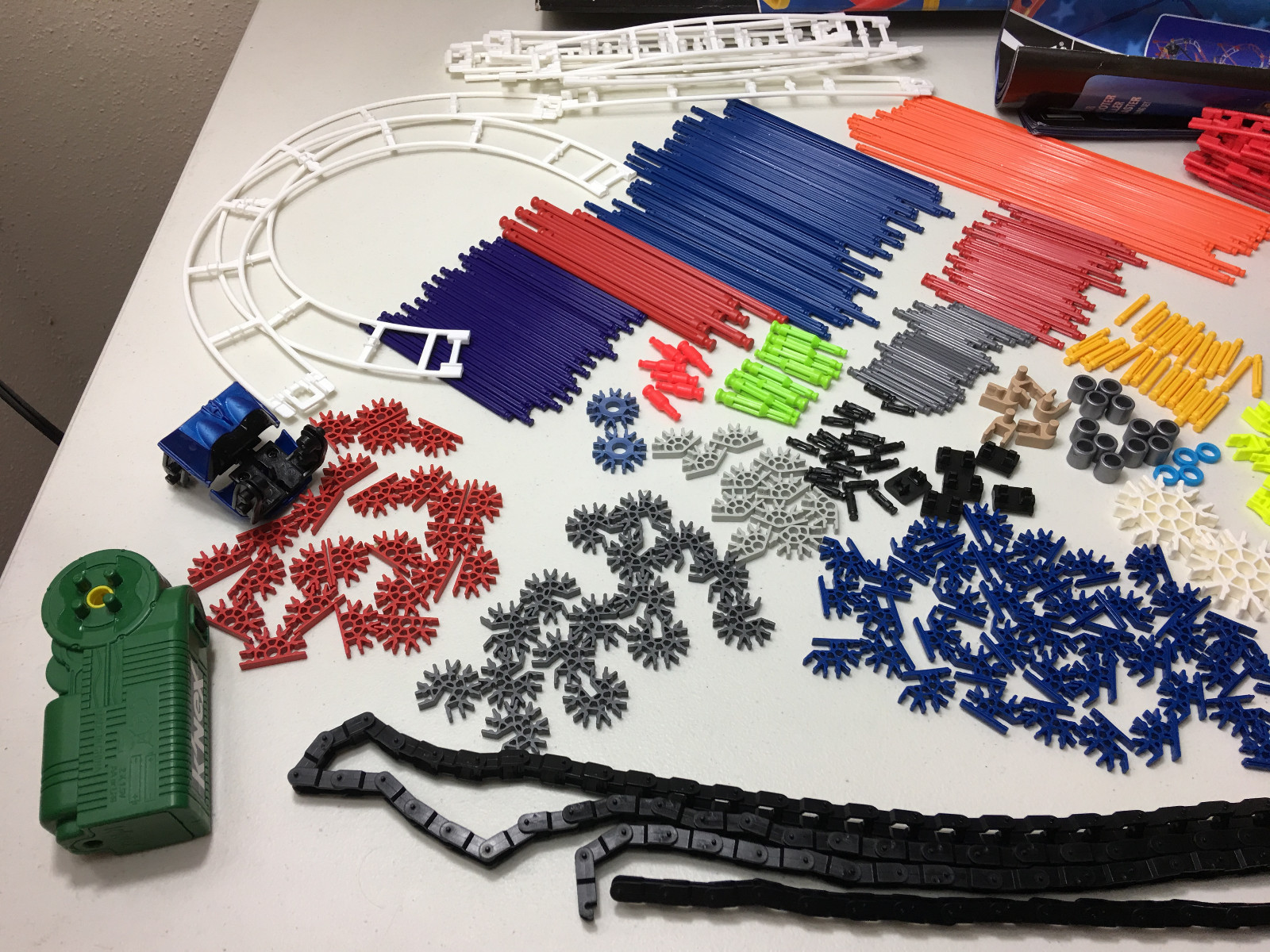 K'NEX All American Roller Coaster 561pc w/ instructions - motor tested/works