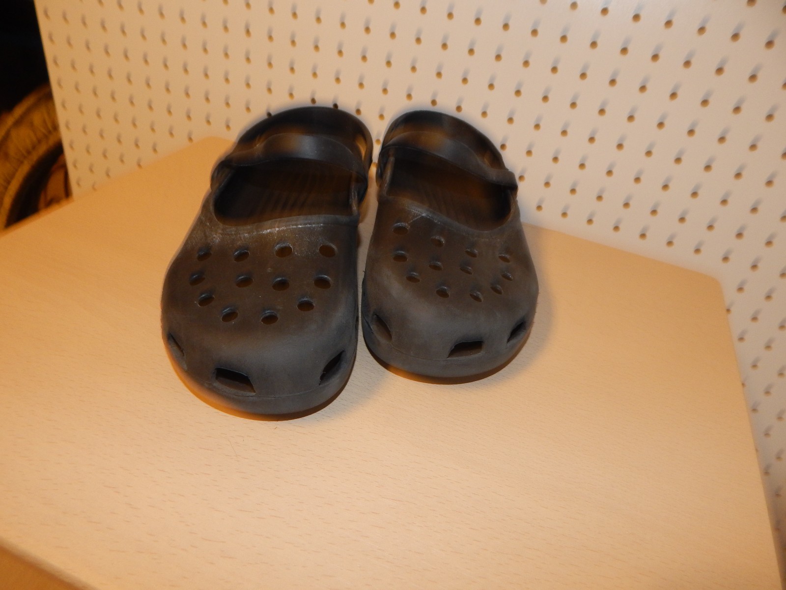 Womens crocs shoes - black - size 10