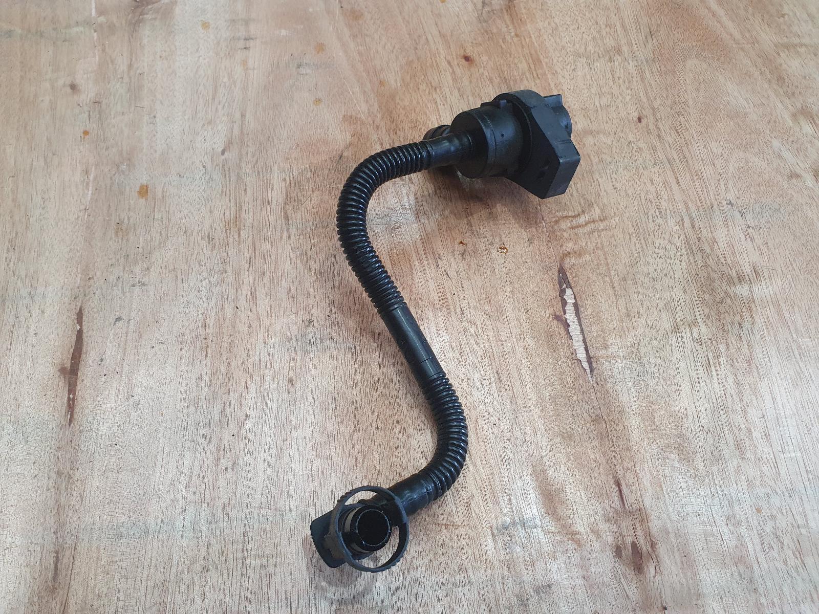2007 Bmw 1 Series FUEL TANK BREATHER VALVE E87 10/04-10/07 P/N 13907529757 image 2