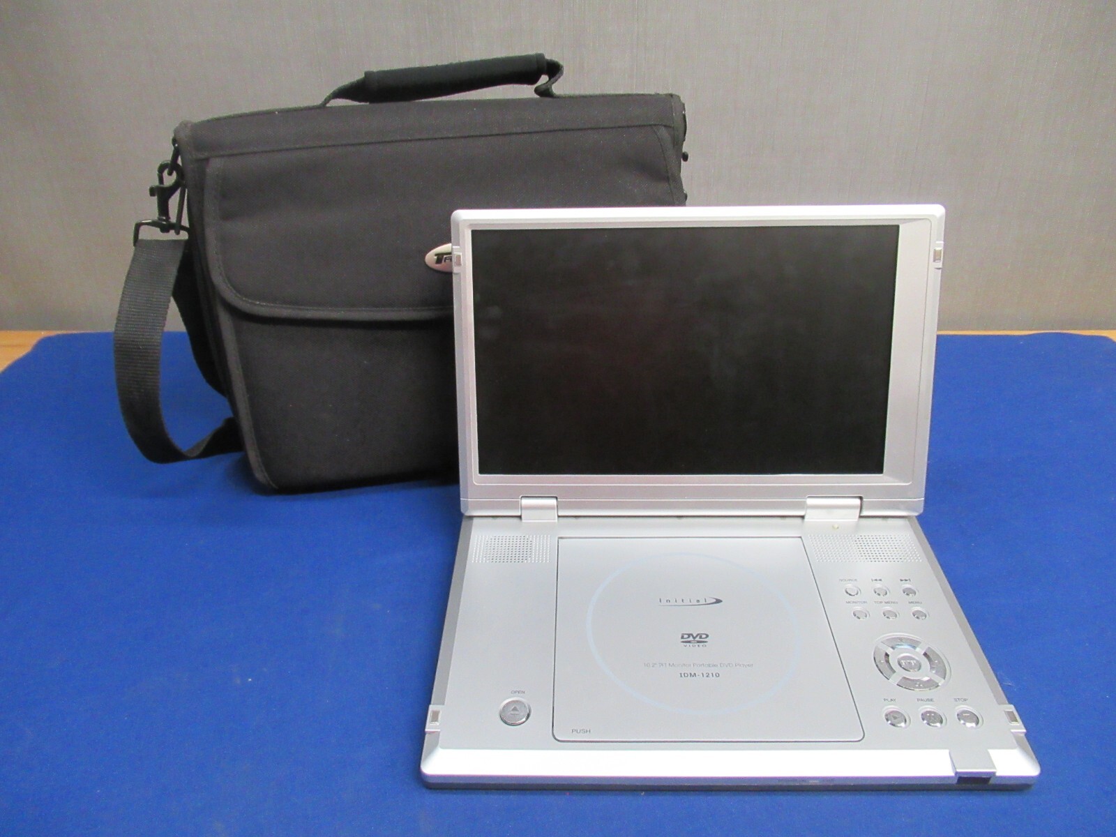 Initial IDM-1210 Portable DVD Player with Case 10.2 Inch
