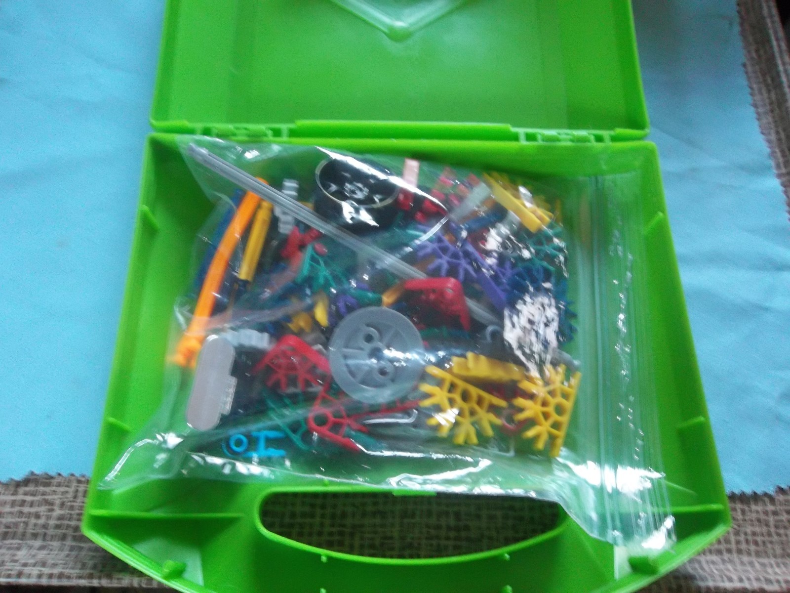 KNEX building parts lot connectors rods K'Nex Green Plastic Hard Case