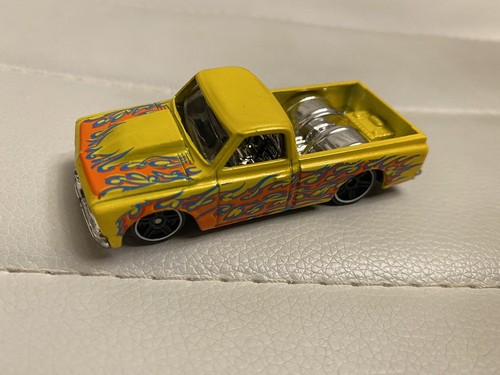 ルース ホットウィール '67 シェビー C10 シボレー イエロー Hot Wheels '67 Chevrolet C10 Pickup Truck Chevy Yellow With