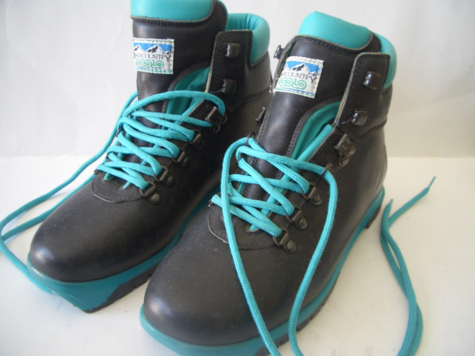 WOMEN'S  CROSS COUNTRY SKI BOOTS 