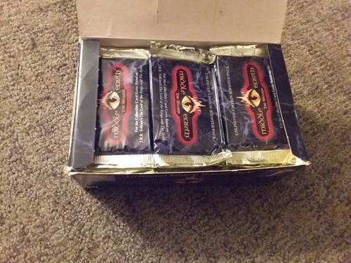 Middle Earth - The Wizards - 33 Sealed Packs of 15 cards per pack (1995)