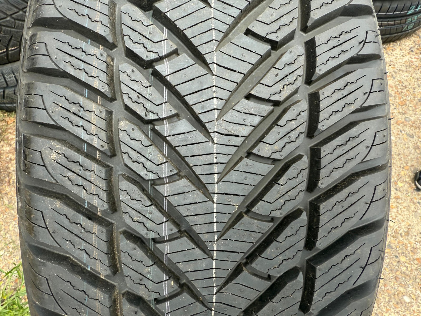 New 255 55 18 Goodyear, Winter, XL, M+S, 109H, x1 Tyre (F1_tyres) YD136