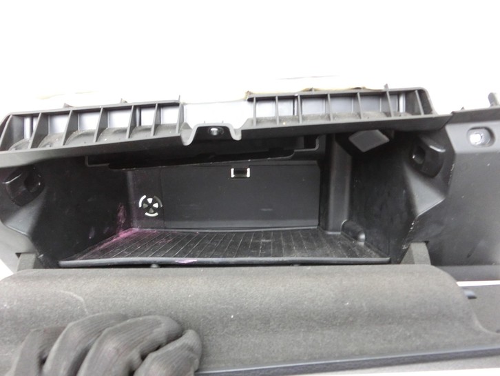 BMW F45 14-18 Handschuhfach Handschuhkasten BMW F45 14-18 22.11.2017 9378406 51169378406 9318641-16 7342250-02 gebraucht Vorschau 4