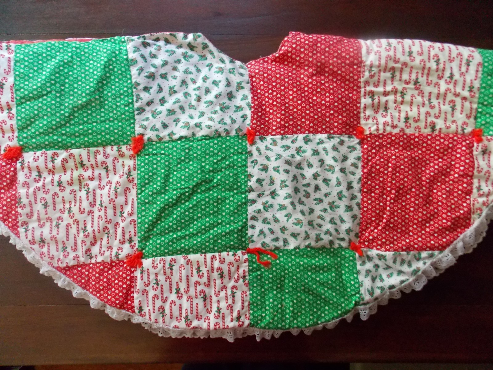 Vintage Handmade Patchwork Christmas Tree Skirt 40
