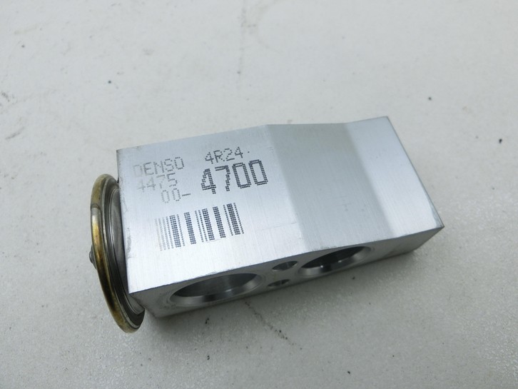Toyota RAV4 IV 13-16 Expansionsventil für Klima Toyota RAV4 IV 13-16 04.07.2014 4475-4700 gebraucht Vorschau 2