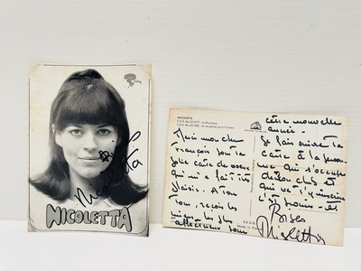 Véritable dédicace autographe de Nicoletta sur carte postale