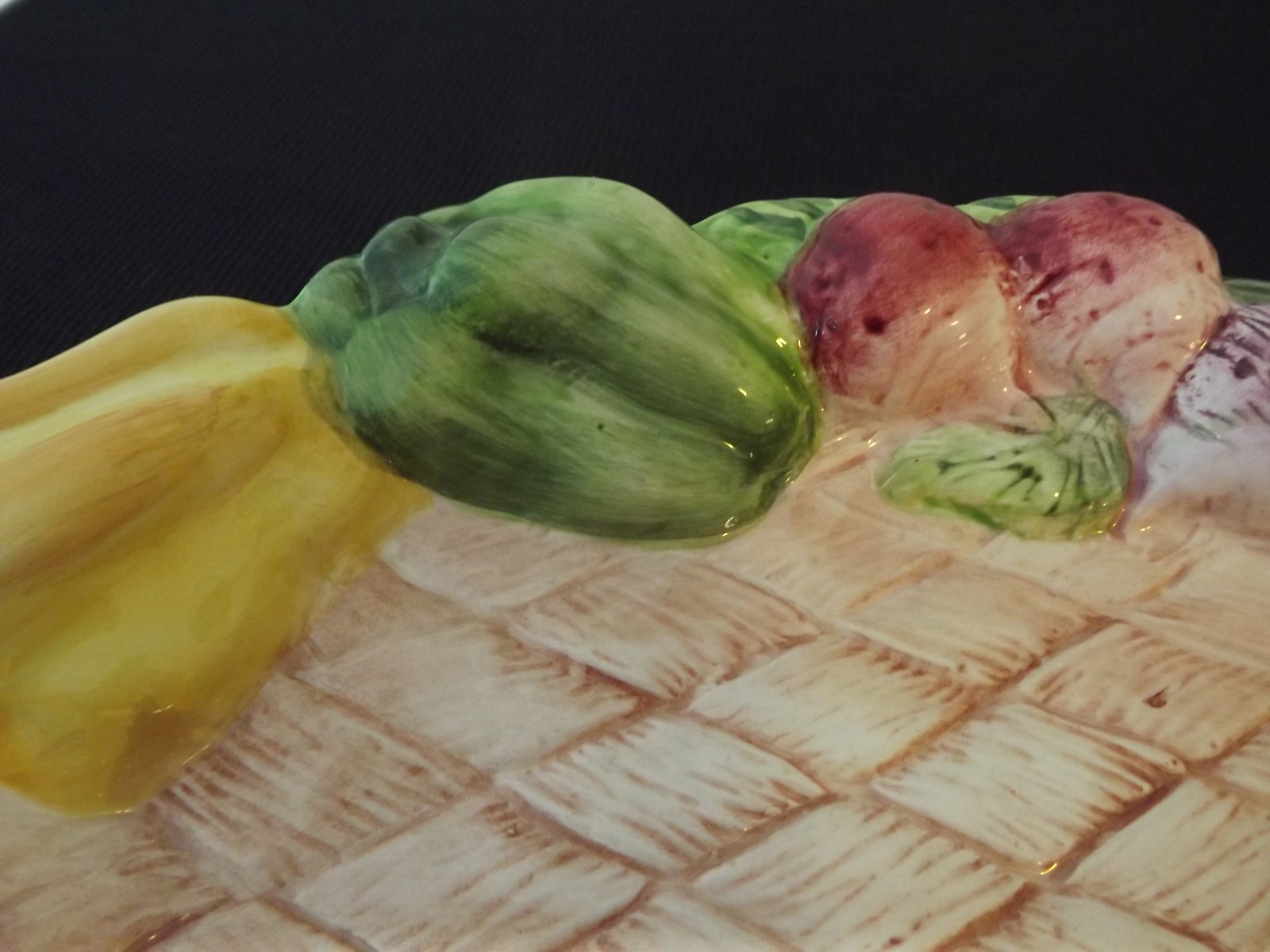 CERAMIC  EASTER PLATE BOWL RAISED BASKETWEAVE VEGETABLE PATTERN 10.5