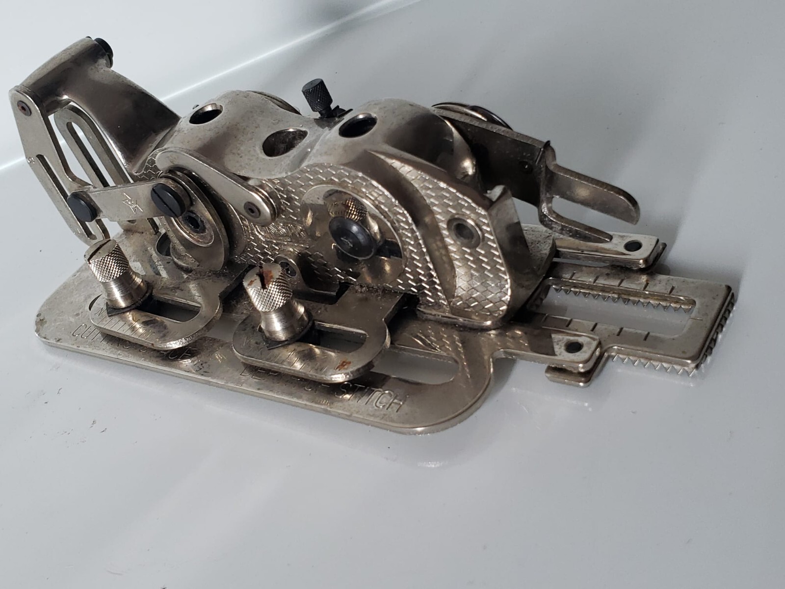 INDUSTRIAL SEWING MACHINE BUTTONHOLE ATTACHMENT FOR JUKI BROTHER