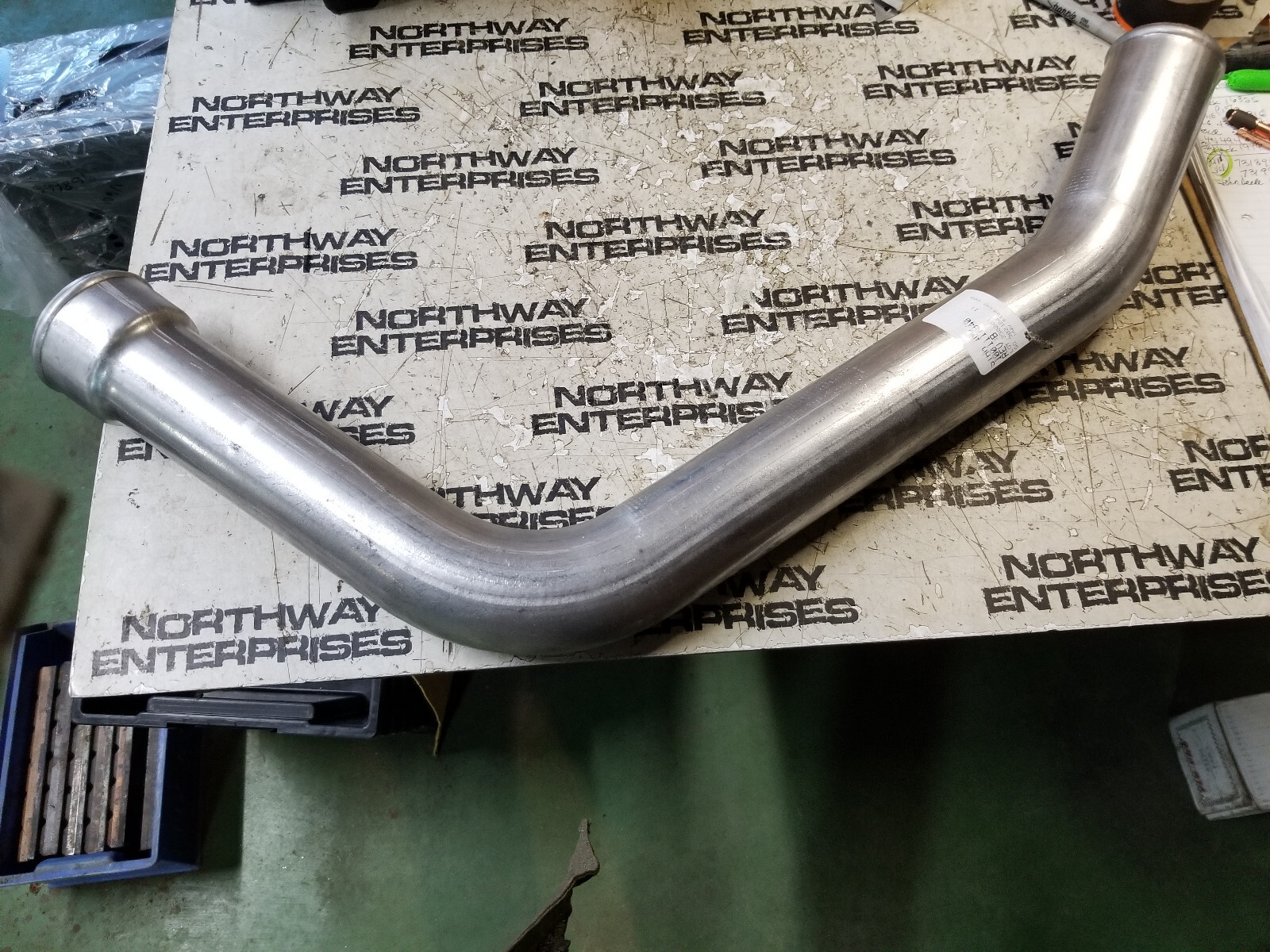 1001117940 JLG pipe,cac outlet - Picture 2 of 5