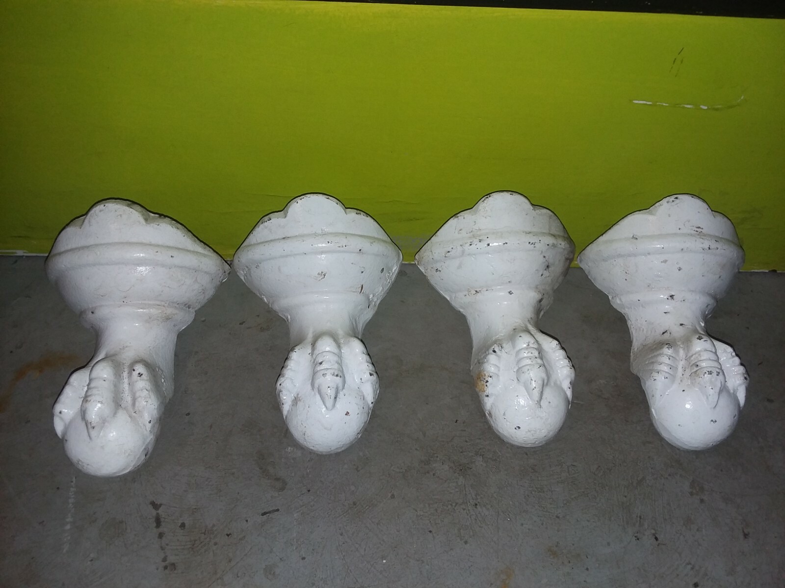 Antique clawfoot tub feet