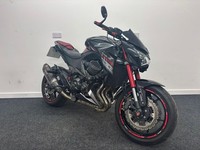 KAWASAKI Z800 SUGOMI ** AKRAPOVIC EXHAUST - TAIL TIDY - CRASH PROTECTORS **