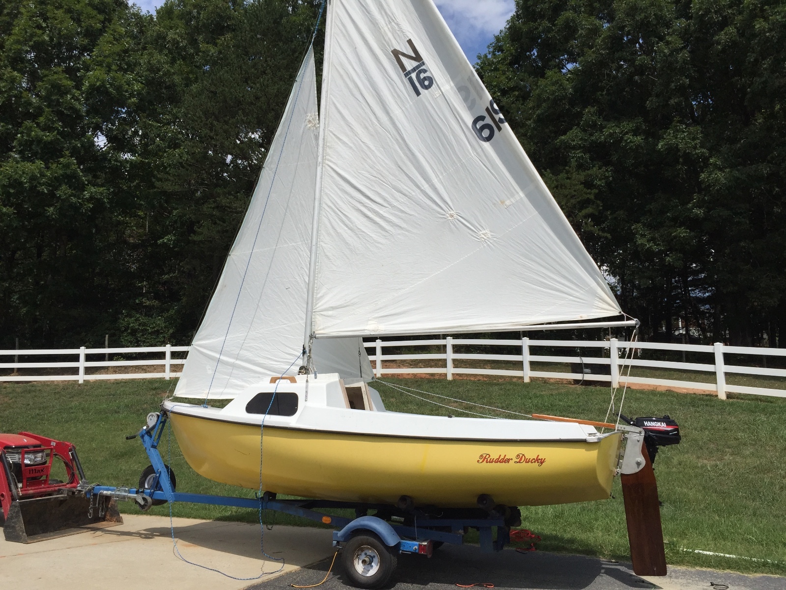 sail boat 16 ft newport day sailor with motor and trailer