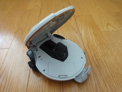 Sony D-SJ301 Sports CD Discman Portable Compact Disc Player TESTED 100%