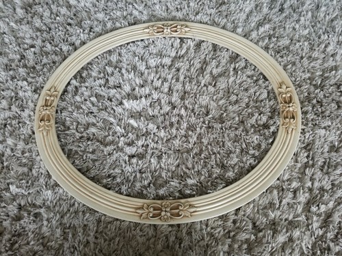 Gorgeous Large Antique Oval Wood Gesso Picture Frame Fabulous Aged Cream Color