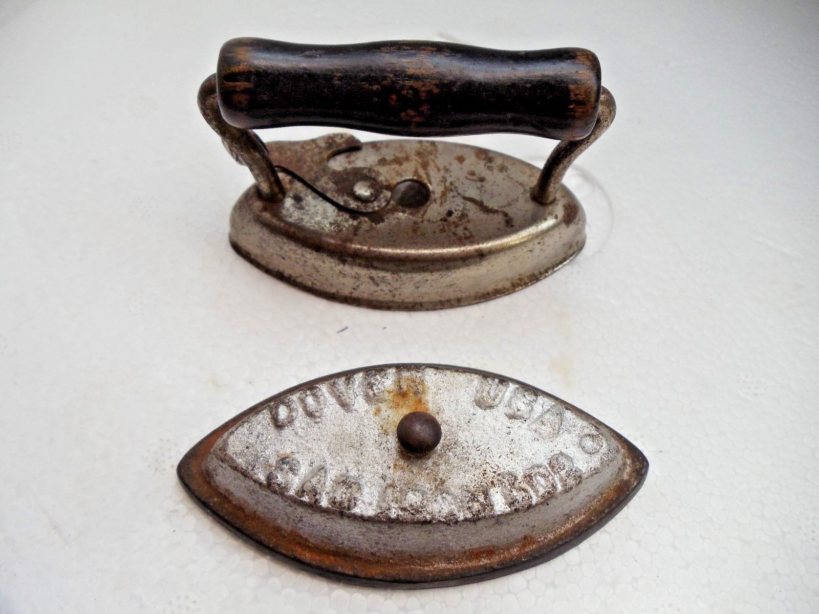 ANTIQUE / VINTAGE MINI DOVER,USA SAD IRON 602-SAD IRON/SALESMAN SAMPLE   1212-6