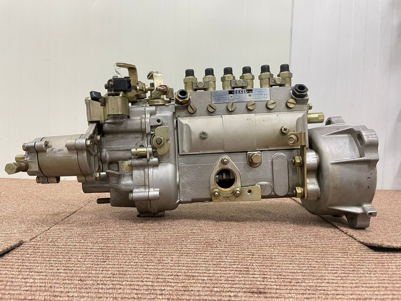 101607-1052 ZEXEL 9 400 615 588 BOSCH INJECTION-PUMP 101607-1052 ZEXEL 9 400 615 588 BOSCH INJECTION-PUMP